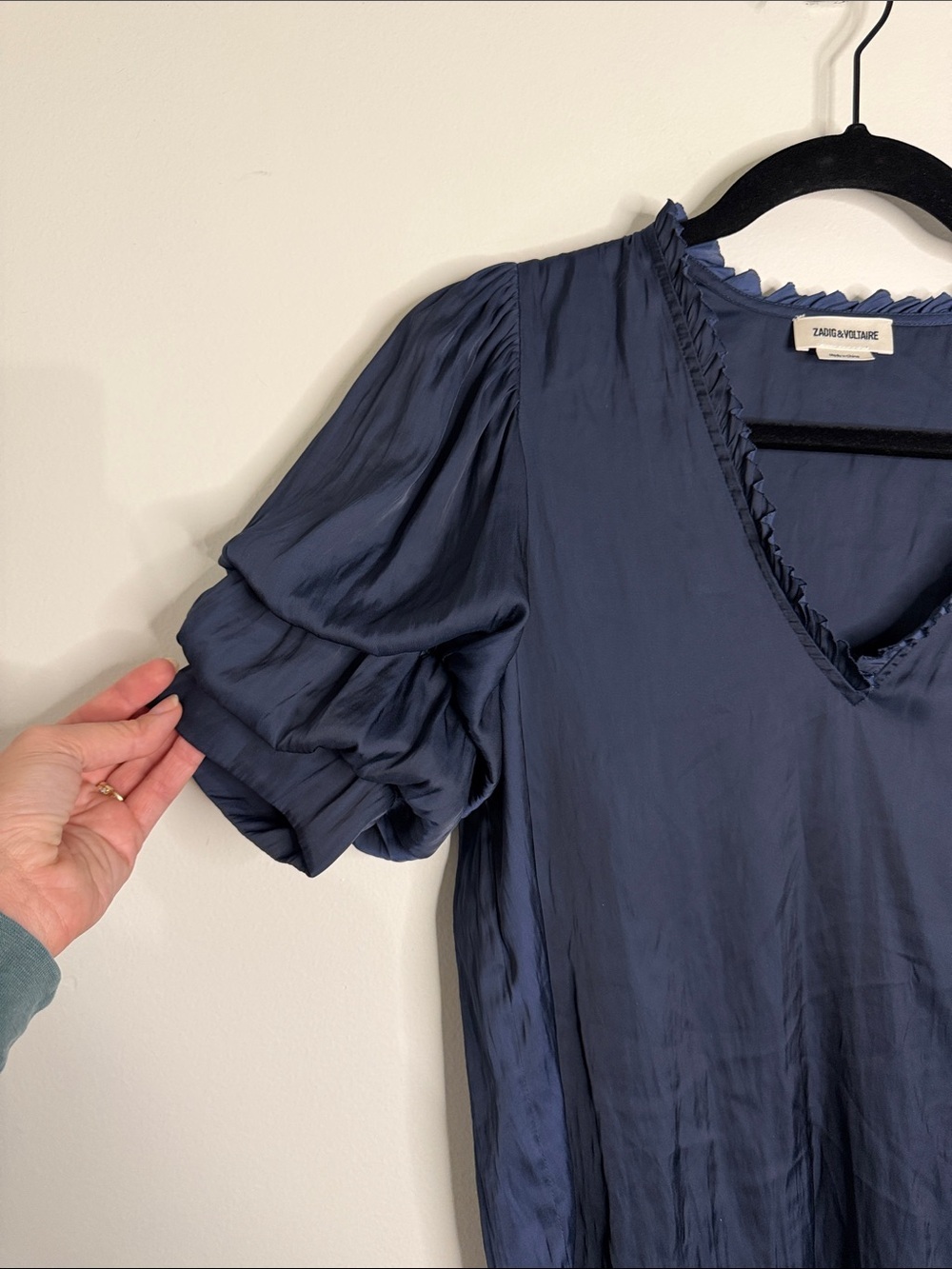ZADIG & VOLTAIRE Taste Satin Navy Ruffle Puff Short Sleeve V Neck Blouse XS - Picture 6 of 10